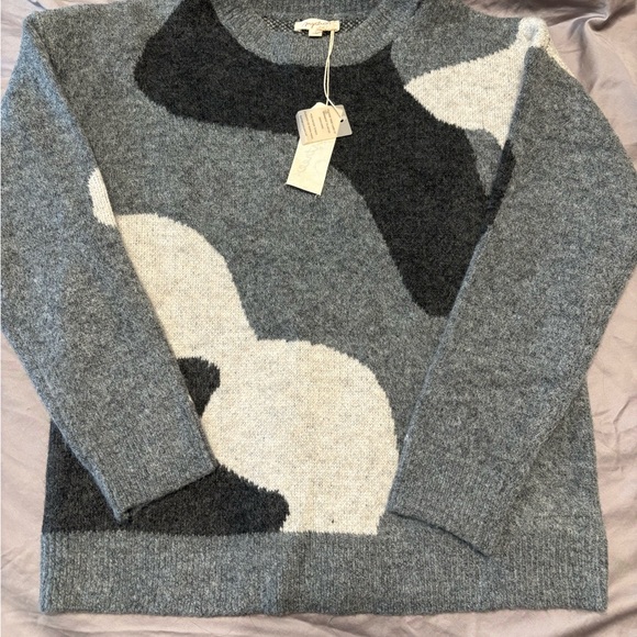 Mystree Gray and Cream Patterned Sweater - Picture 2 of 9